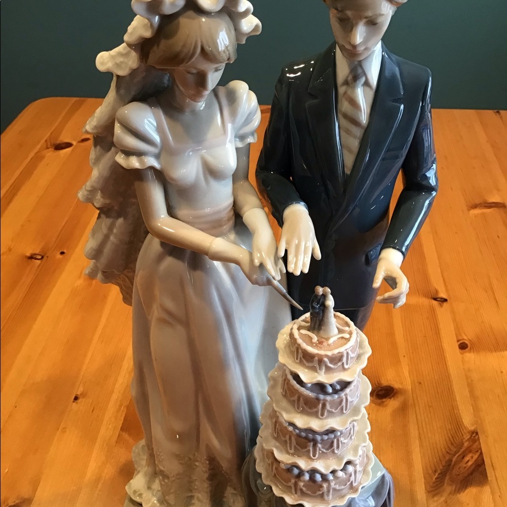 VINTAGE HUGE LLADRO WEDDING CAKE COUPLE #5587 - Picture 5 of 8